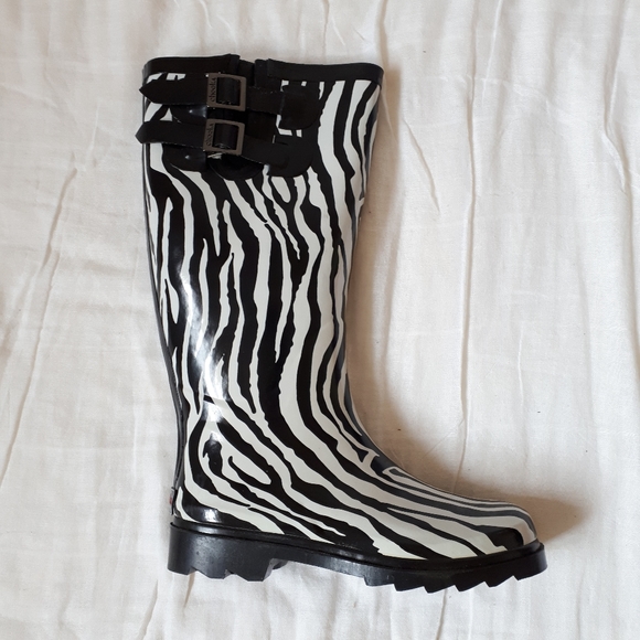 Chooka Women's Zebra Print Rain Boots - Picture 3 of 14